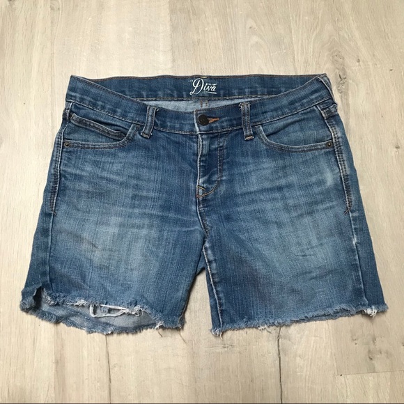 ✨3/$15✨ Old Navy Jean Shorts - Picture 1 of 4
